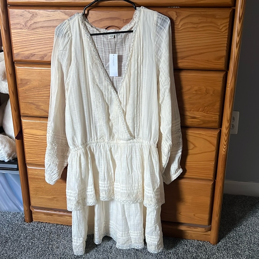 Beautiful NBW lace midi dress from American Eagle